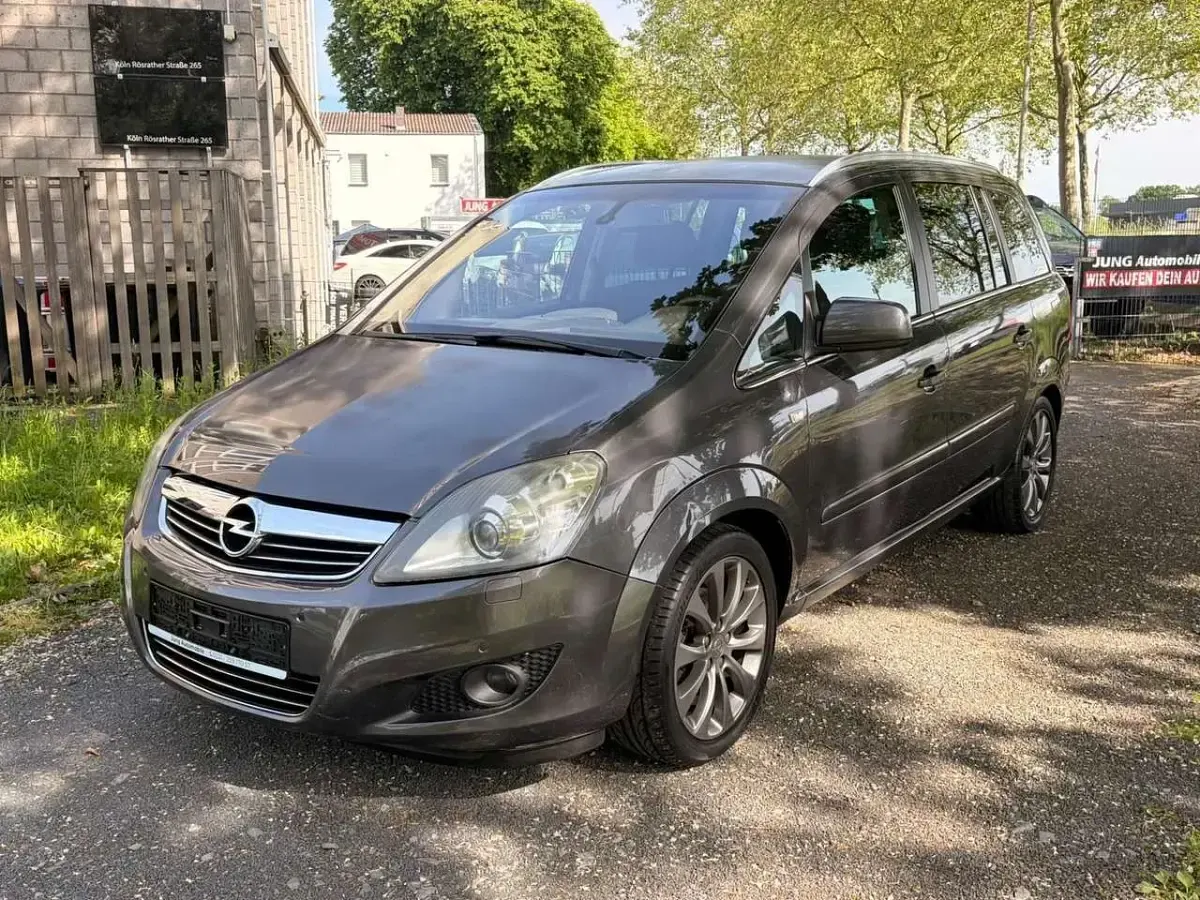 Gebraucht Opel Zafira Design Edition 140 PS (102 kW) 2012 Karbongrau Van / Kleinbus