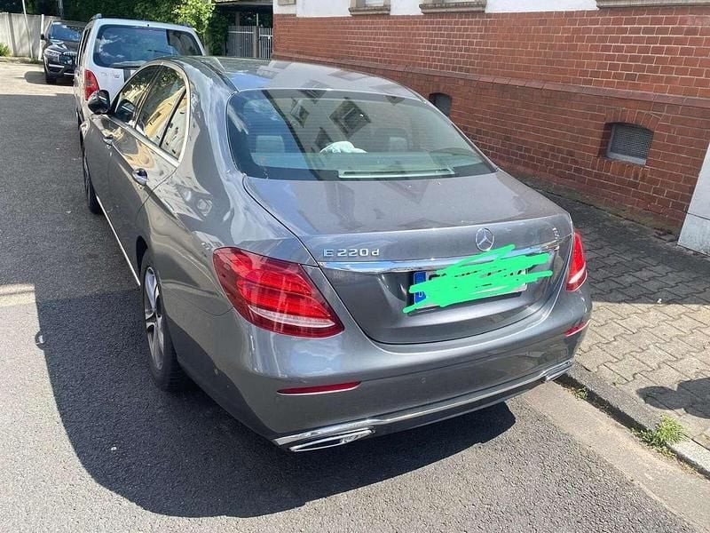 Gebraucht Mercedes E220 Exclusive 194 PS (142 kW) 2018 Limousine