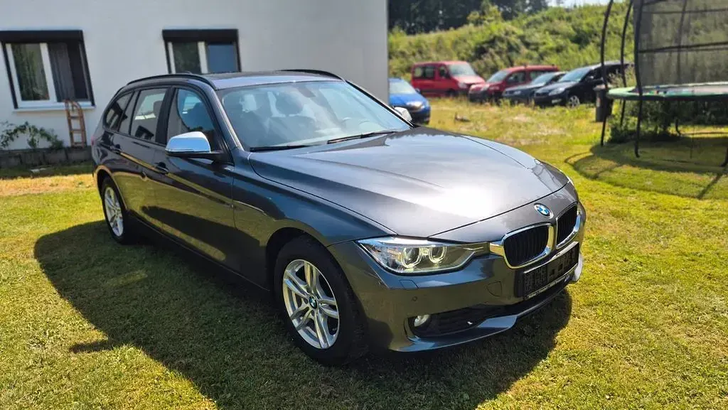 Gebraucht BMW 318 143 PS (105 kW) 2014 Grau Kombi