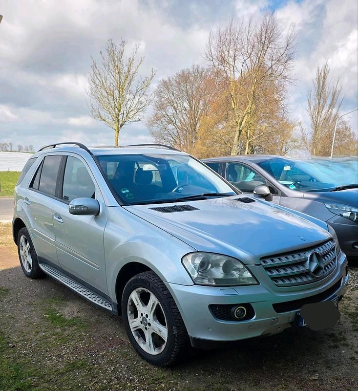 Gebraucht Mercedes ML320 224 PS (164 kW) 2008 Silber SUV