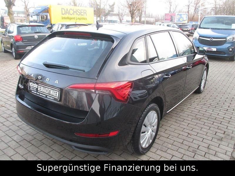 Gebraucht Skoda Scala Active 95 PS (69 kW) 2019 Schwarz Kleinwagen