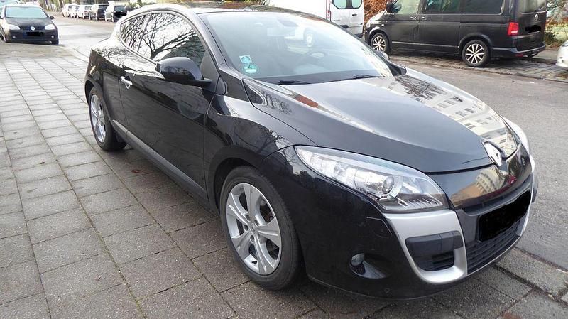 Gebraucht Renault Mégane III 110 PS (80 kW) 2009 Schwarz Coupé