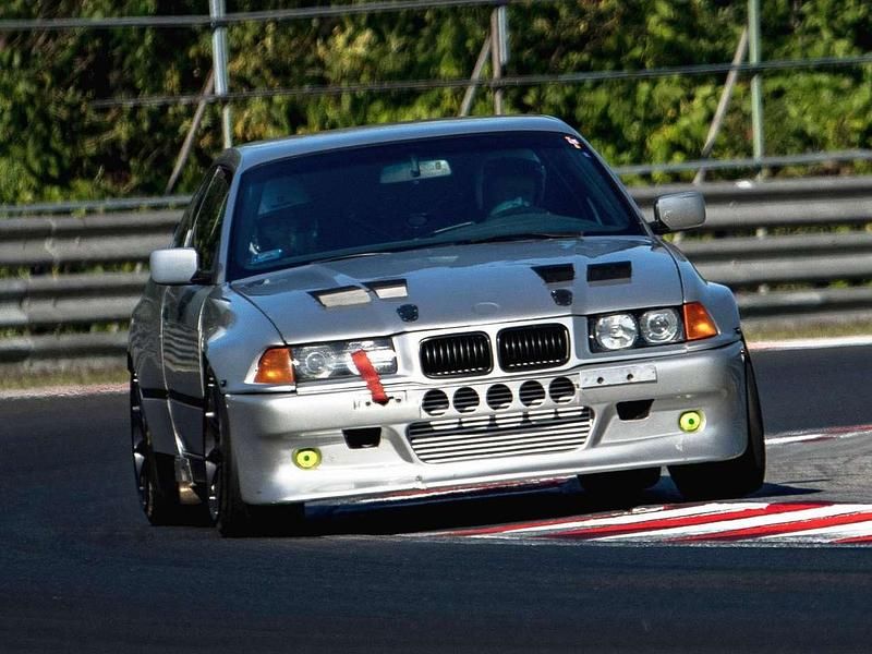 Gebraucht BMW 320 150 PS (110 kW) 1992 Silber Coupé
