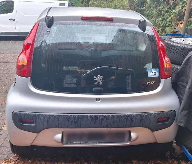 Gebraucht Peugeot 107 Urban Move 68 PS (50 kW) 2008 Silber Kleinwagen