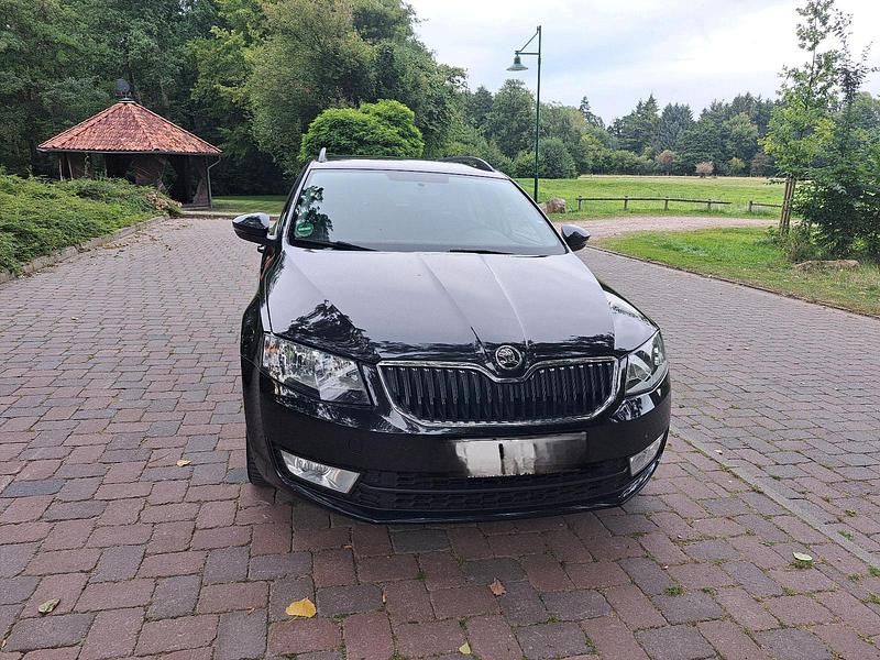 Schwarz Gebraucht 2013 Skoda Octavia Kombi | 5.200 € (Fairer Preis) - Bild 1/4