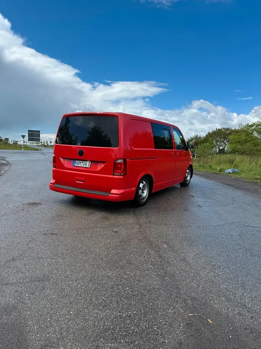 Gebraucht VW Transporter 102 PS (75 kW) 2012 Rot Van