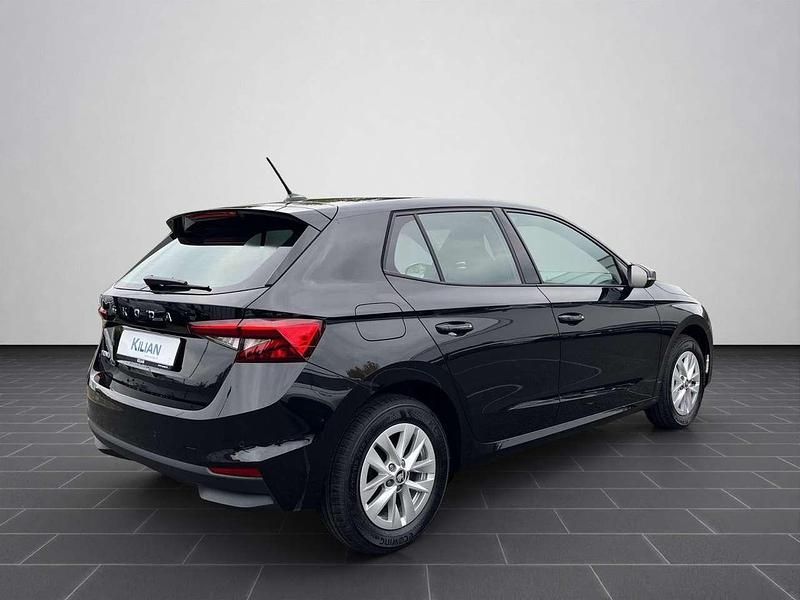 Neu Skoda Fabia Selection 95 PS (69 kW) 2025 Blackmagic perleffekt Kleinwagen