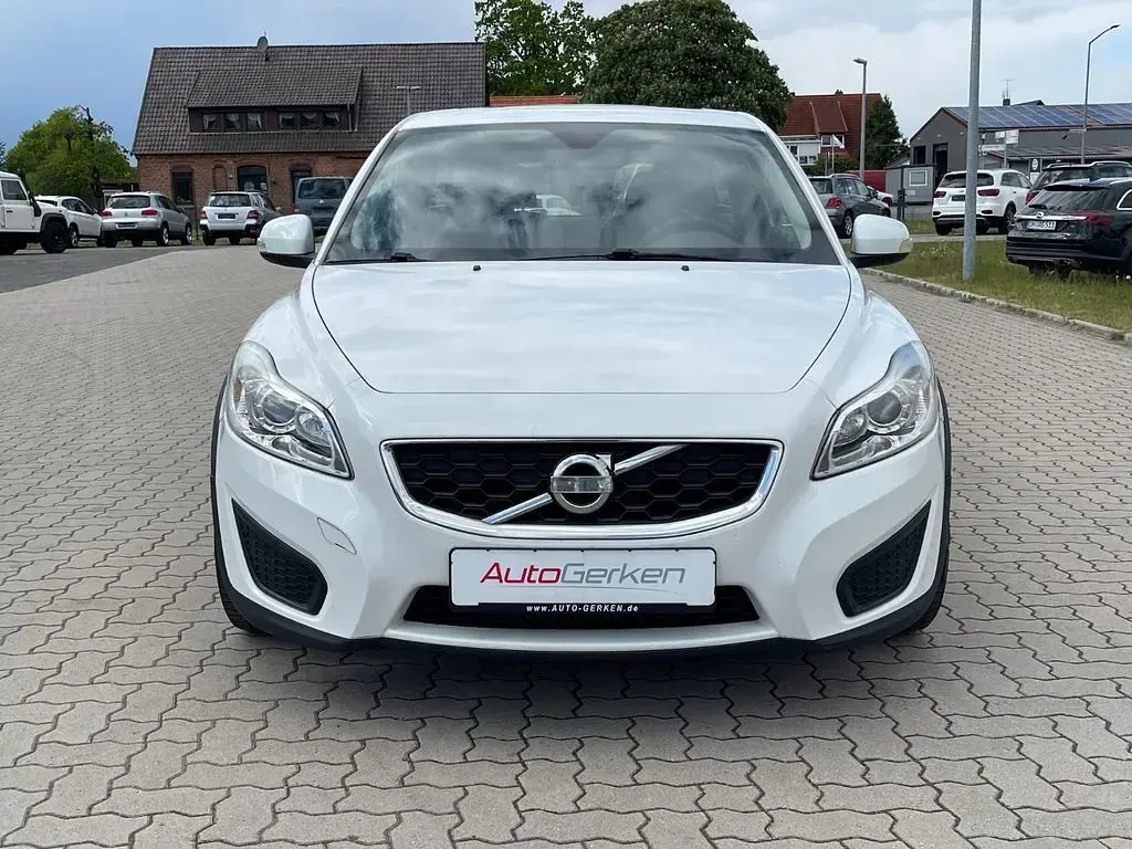 Gebraucht Volvo C30 114 PS (83 kW) 2012 Ice white Kleinwagen