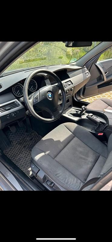 Gebraucht BMW 520 177 PS (130 kW) 2004 Silber Limousine