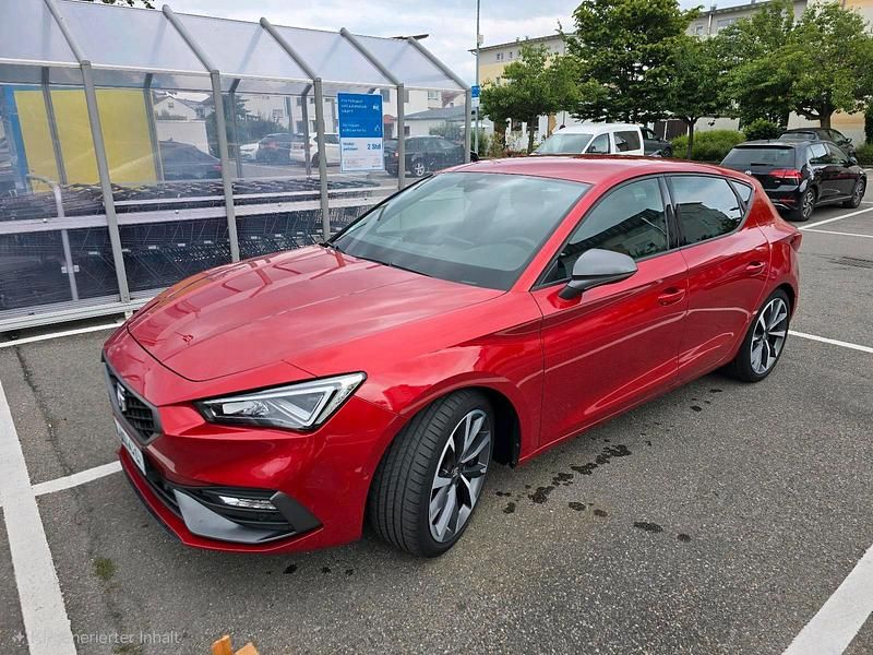 Rot Gebraucht 2020 Seat Leon FR Kleinwagen | 18.900 € (Fairer Preis) - Bild 1/4