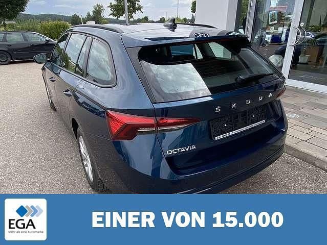 Gebraucht Skoda Octavia 116 PS (85 kW) 2022 Blau metallic Kombi