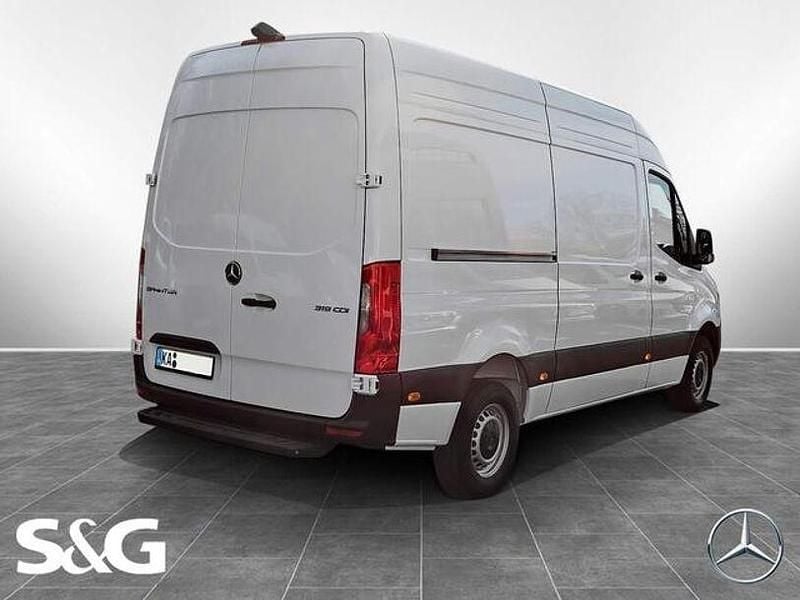Gebraucht Mercedes Sprinter 190 PS (139 kW) 2025 Arktikweiß Van