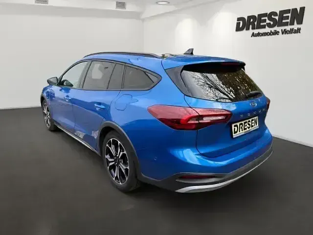 Second-hand Ford Focus Active X 155 CP (114 kW) 2024 Albastru SUV