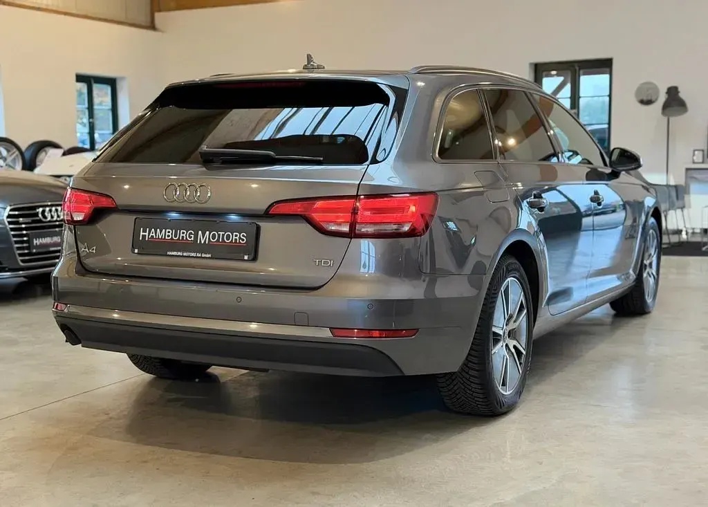 Gebraucht Audi A4 Sport 150 PS (110 kW) 2017 Grau Kombi
