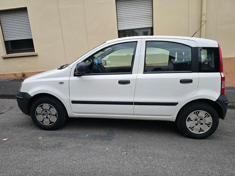 Weiß Gebraucht 2010 Fiat Panda Limousine | 1.999 € (Fairer Preis) - Bild 1/4