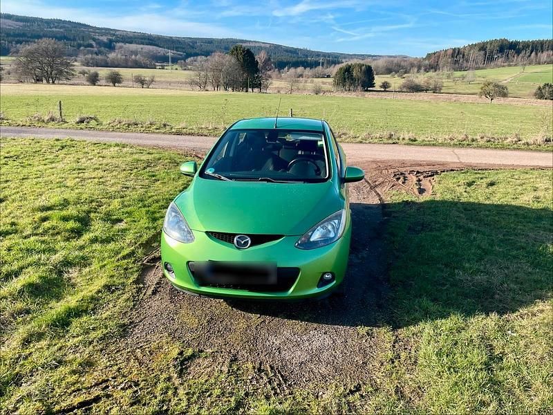 Second-hand Mazda 2 103 CP (75 kW) 2008 Verde Hatchback