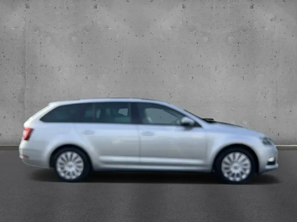 Gebraucht Skoda Octavia Ambition 150 PS (110 kW) 2019 Silber Kombi