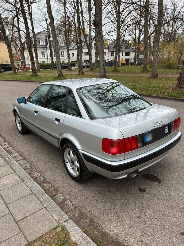 Second-hand Audi 80 116 CP (85 kW) 1994 Argintiu Berlinǎ