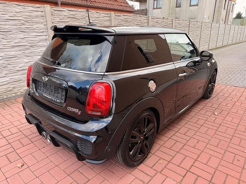 Gebraucht Mini John Cooper Works 211 PS (155 kW) 2017 Schwarz Kleinwagen