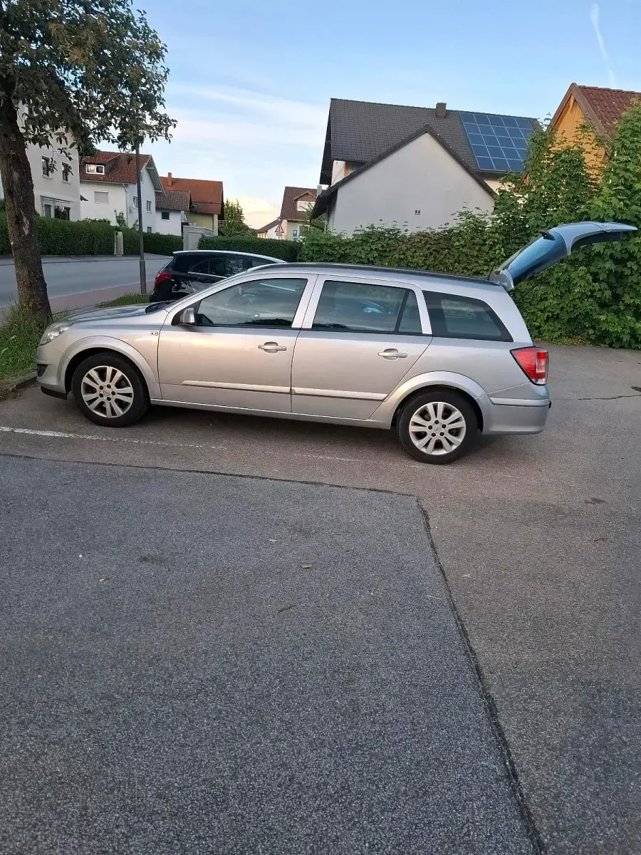 Gebraucht Opel Astra 100 PS (73 kW) 2007 Grau Kombi