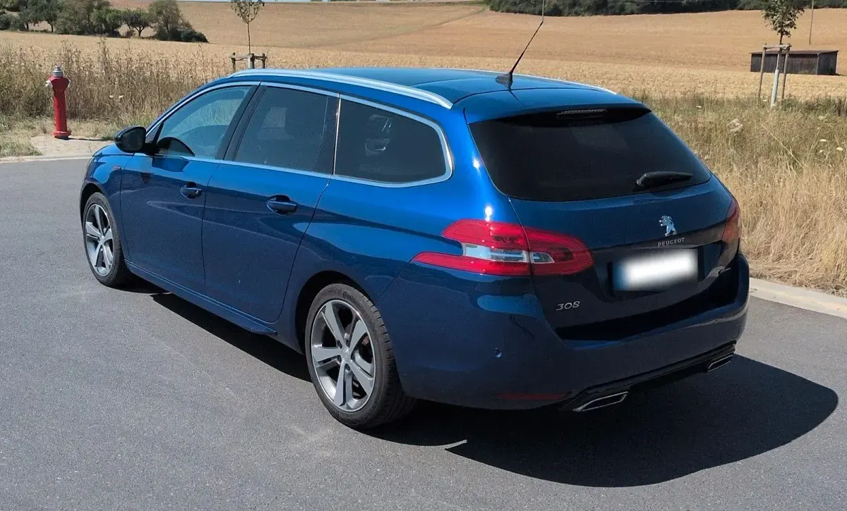 Gebraucht Peugeot 308 Allure GT-Line 131 PS (96 kW) 2018 Blau Kombi