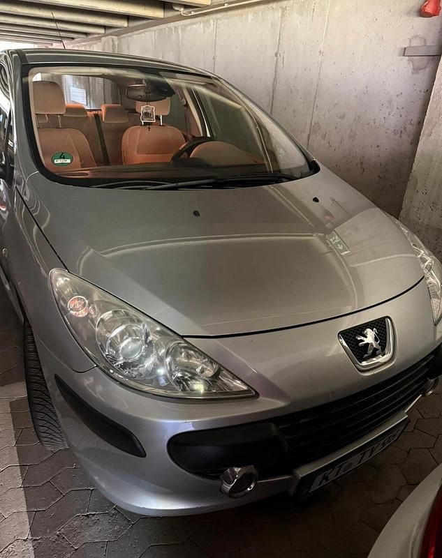Silber Gebraucht 2005 Peugeot 307 Kleinwagen | 3.500 € - Bild 1/4