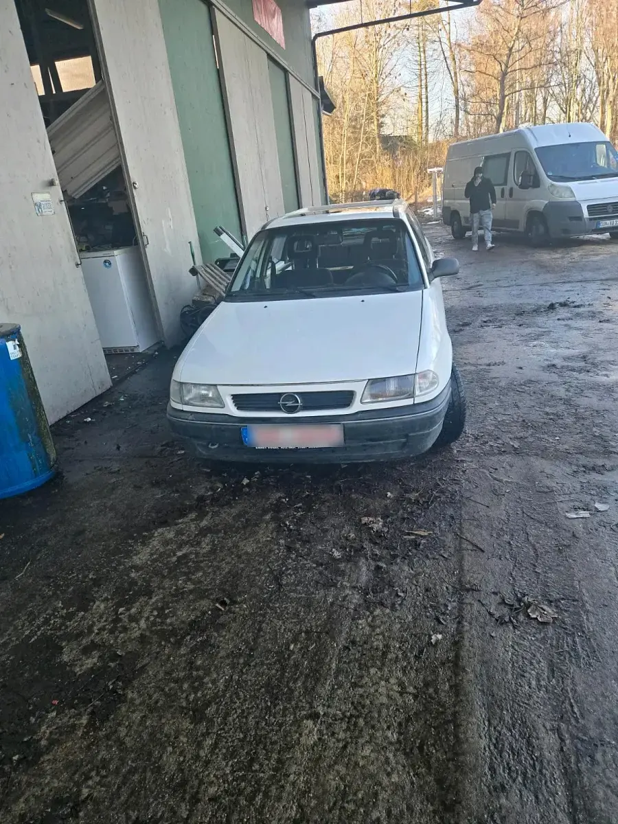 Gebraucht Opel Astra 60 PS (44 kW) 1996 Weiß Kombi