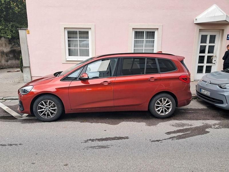 Orange Gebraucht 2020 BMW 216 Gran Tourer Van / Kleinbus | 17.500 € (Fairer Preis) - Bild 1/4