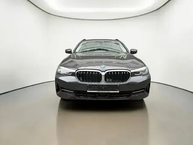 Używany BMW 530 Performance 286 KM (210 kW) 2023 Szary Sedan/Limuzyna