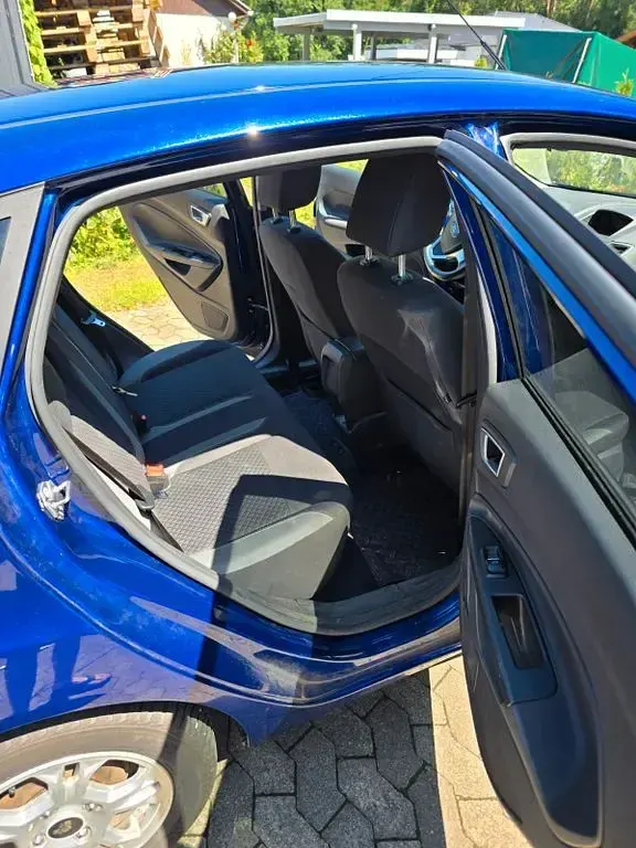 Gebraucht Ford Fiesta Trend 75 PS (55 kW) 2016 Blau Kleinwagen