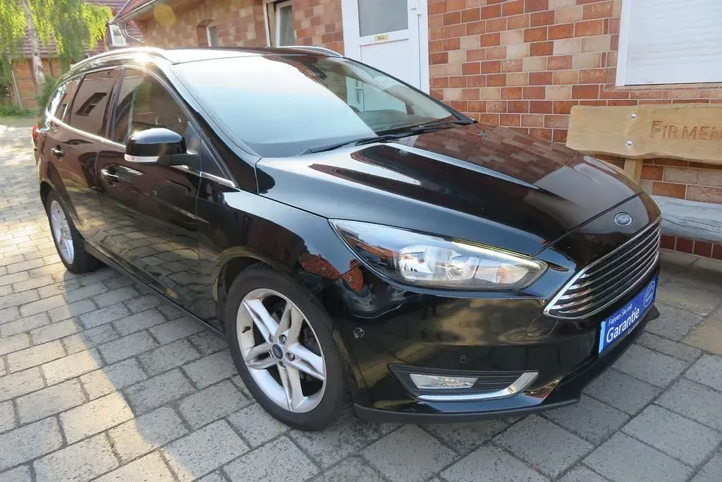 Gebraucht Ford Focus Titanium 125 PS (91 kW) 2018 Schwarz Limousine