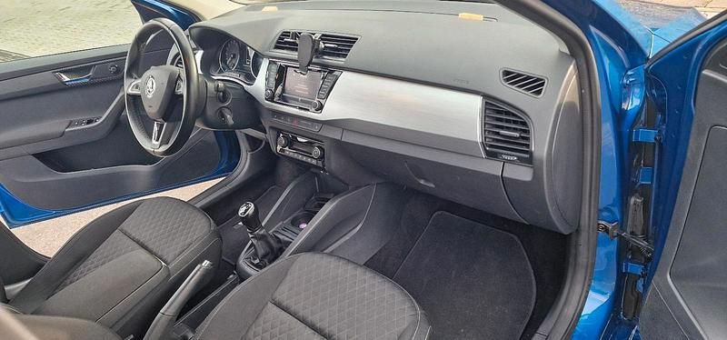 Gebraucht Skoda Fabia Drive 90 PS (66 kW) 2017 Blau Kombi