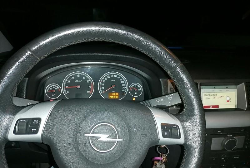 Gebraucht Opel Vectra 155 PS (114 kW) 2005 Grau Kombi