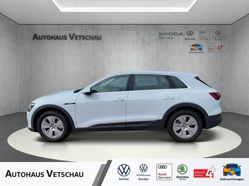 Gletscherweiss Gebraucht 2019 Audi e-tron Sport SUV | 35.990 € (Fairer Preis) - Bild 1/4