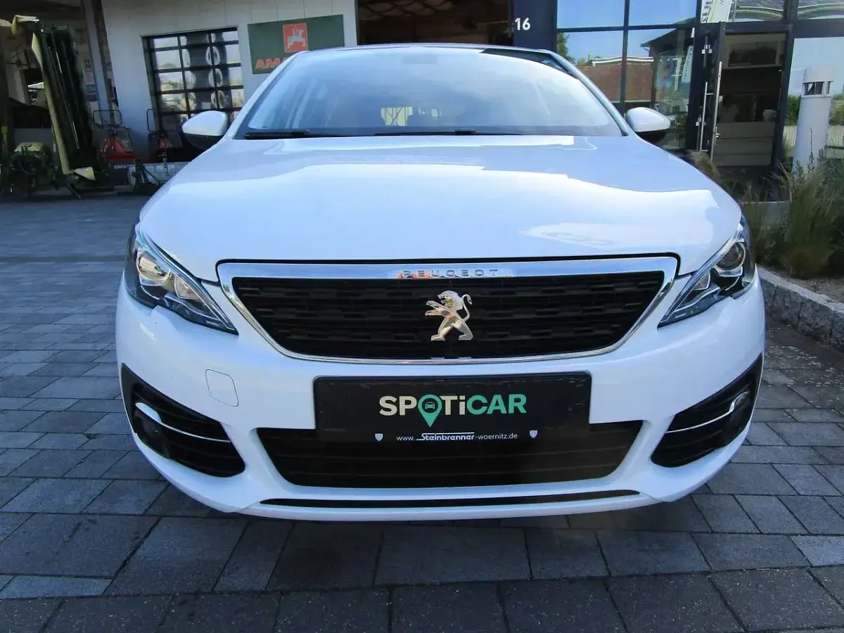 Gebraucht Peugeot 308 Active 131 PS (96 kW) 2021 Lack weiss banquise Kleinwagen