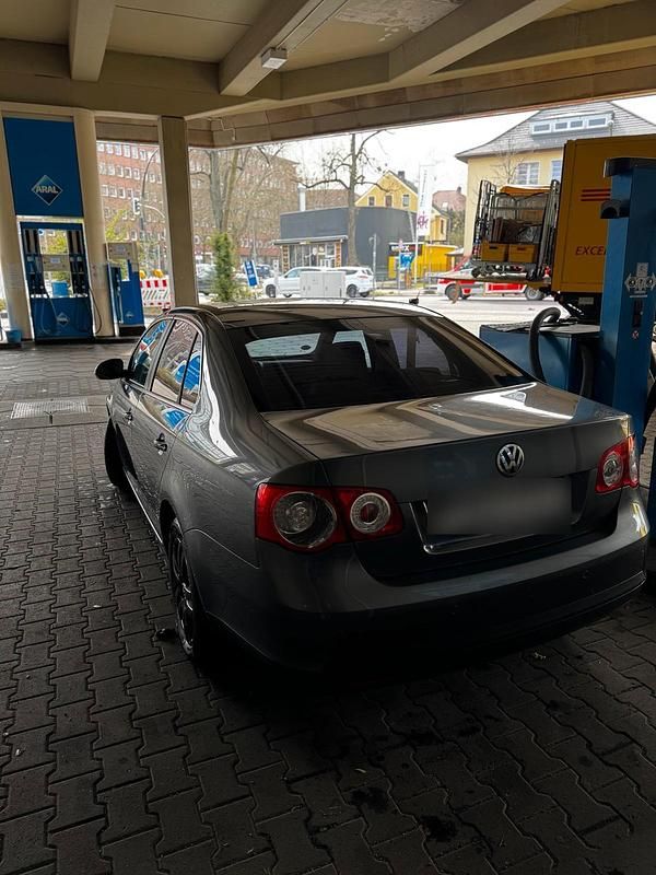 Gebraucht VW Jetta 77 PS (56 kW) 2007 Grau Limousine