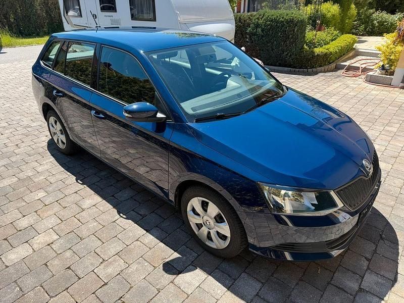 Blau Gebraucht 2017 Skoda Fabia Cool Edition Kombi | 8.000 € (Superpreis) - Bild 1/1