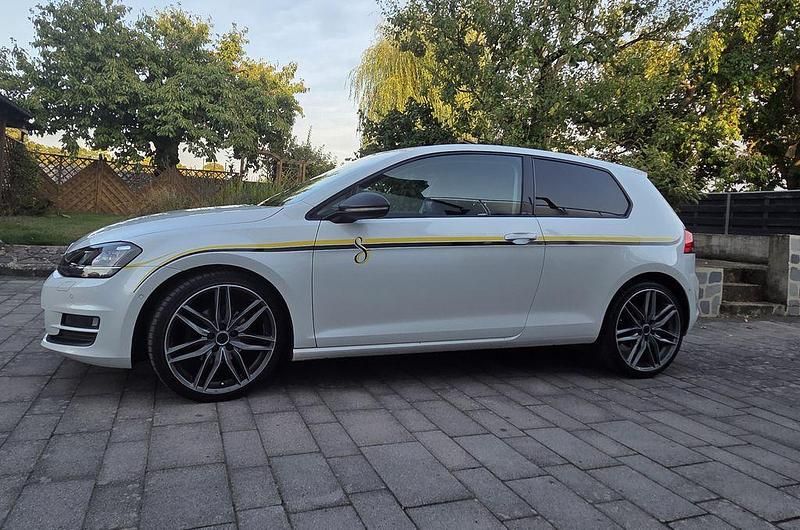 Weiß Gebraucht 2013 VW Golf VII Comfortline Limousine | 9.200 € (Fairer Preis) - Bild 1/4