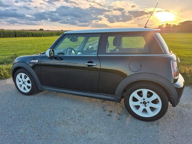 Schwarz Gebraucht 2009 Mini Cooper Kleinwagen | 2.150 € - Bild 1/4
