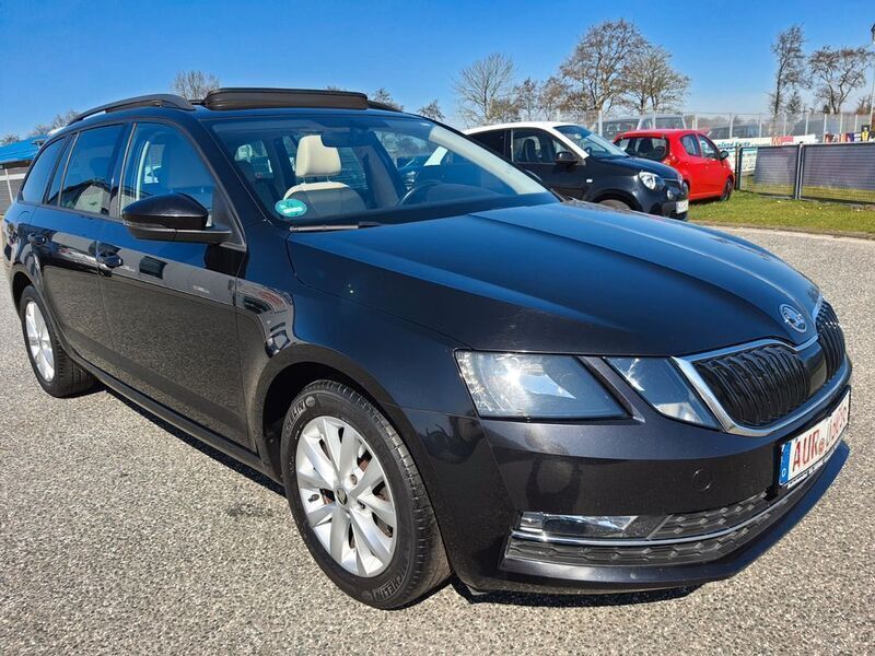 Schwarz Gebraucht 2017 Skoda Octavia Style Kombi | 10.999 € (Guter Preis) - Bild 1/4