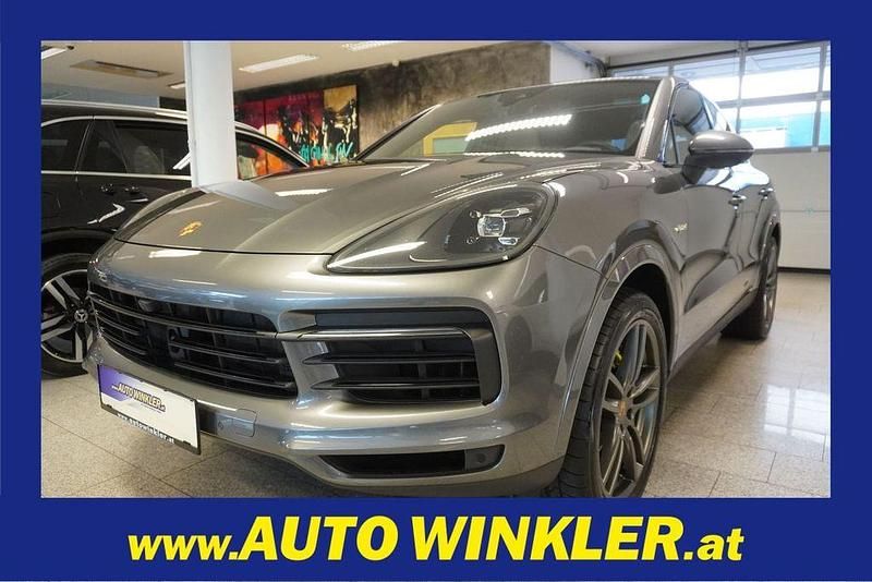 Grau Gebraucht 2020 Porsche Cayenne SUV | 59.770 € (Fairer Preis) - Bild 1/4