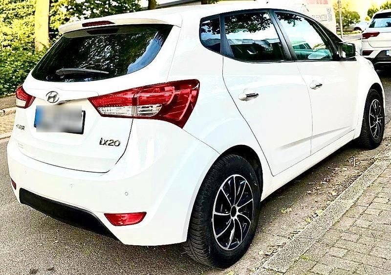 Gebraucht 2012 Hyundai ix20 Van / Kleinbus | 4.300 € - Bild 1/4