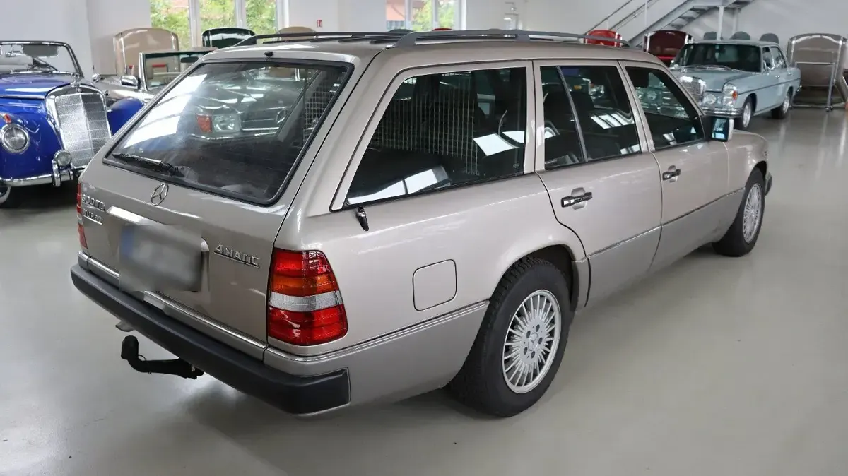 Gebraucht Mercedes 300 147 PS (108 kW) 1990 Silber Kombi