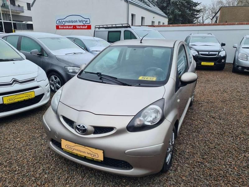 Beige Gebraucht 2008 Toyota Aygo Kleinwagen | 4.444 € (Teuer) - Bild 1/4