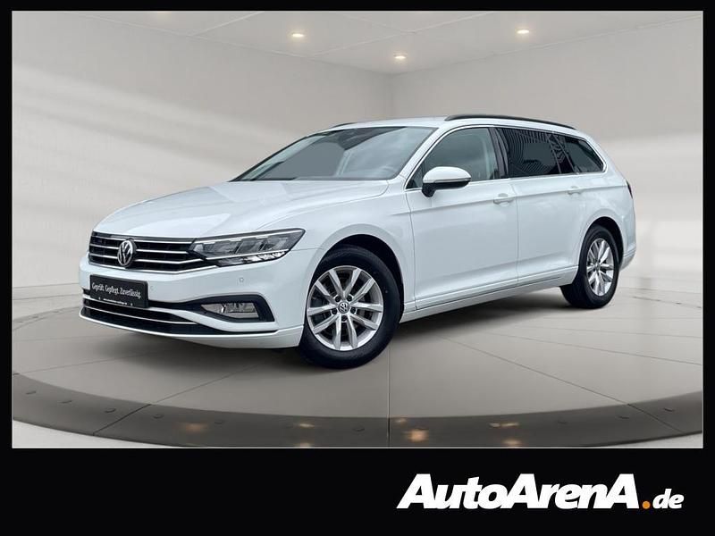 Weiss Gebraucht 2020 VW Passat Kombi | 20.829 € (Guter Preis) - Bild 1/4