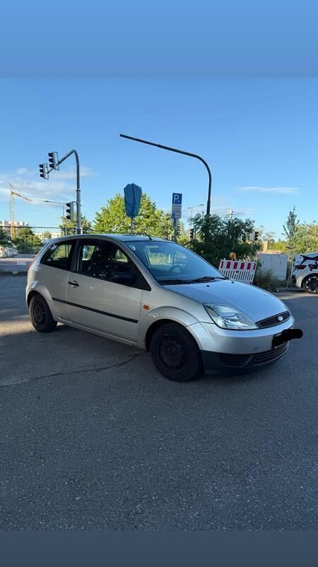 Silber Gebraucht 2004 Ford Fiesta Viva Kleinwagen | 500 € (Superpreis) - Bild 1/4