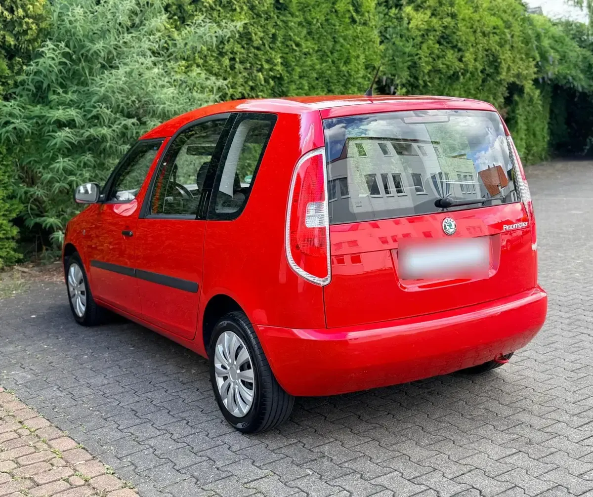 Gebraucht Skoda Roomster Plus Edition 75 PS (55 kW) 2011 Rot Van / Kleinbus