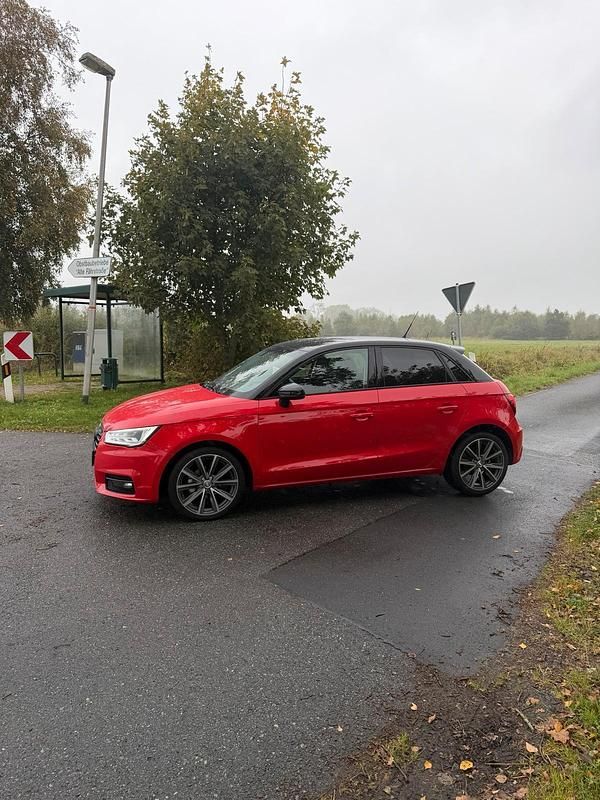 Gebraucht Audi A1 S-Line 95 PS (69 kW) 2017 Rot Kleinwagen
