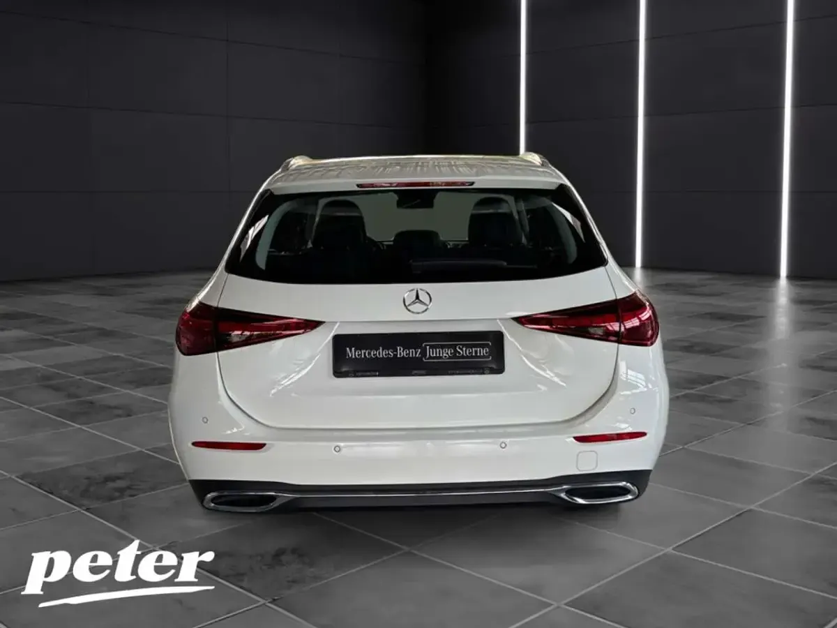 Gebraucht Mercedes C180 Avantgarde 170 PS (125 kW) 2025 Weiß Kombi