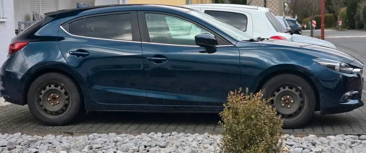 Usado Mazda 3 105 HP (77 kW) 2017 Azul Citadino